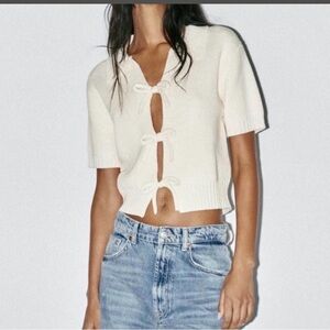 $65 Zigoss Cream Tie Front Bow Cream Short Sleeve Sweater Large